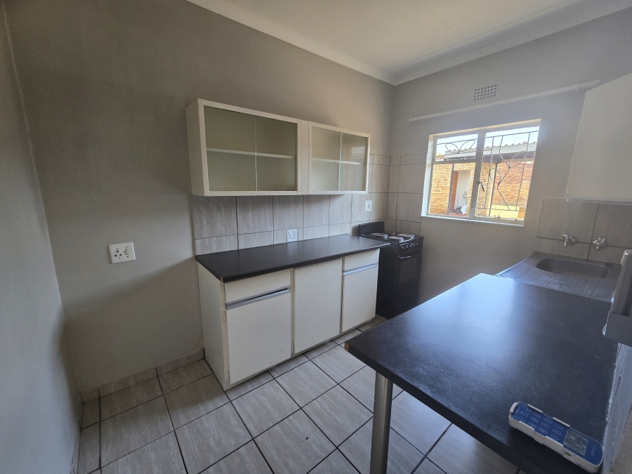 To Let 2 Bedroom Property for Rent in La Hoff North West